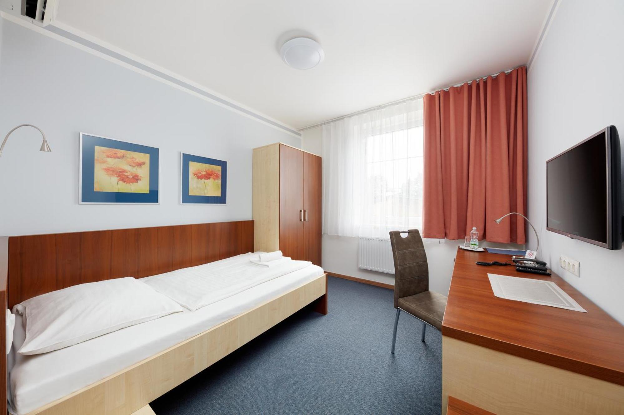 Hotel Nikolas Ostrava Dış mekan fotoğraf